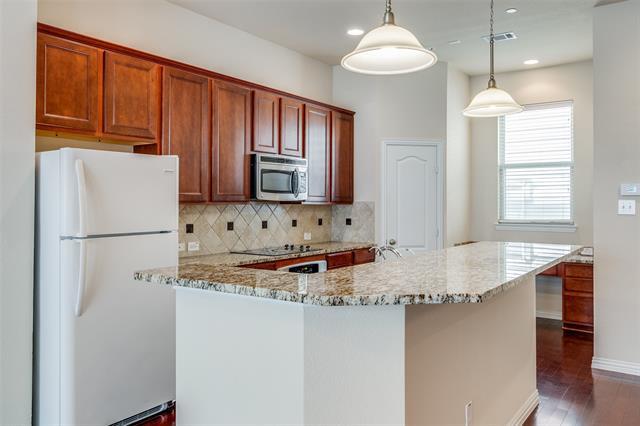 Building Photo - 2326 Stutz Dr