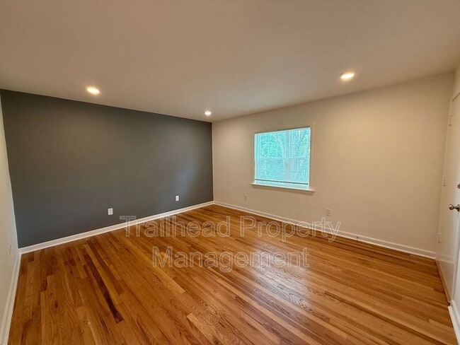 Building Photo - 6413 Brookside Rd