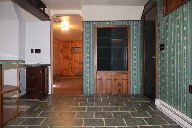 Building Photo - 10 Winter Ave