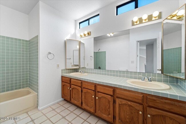 Building Photo - 15220 N 49th St