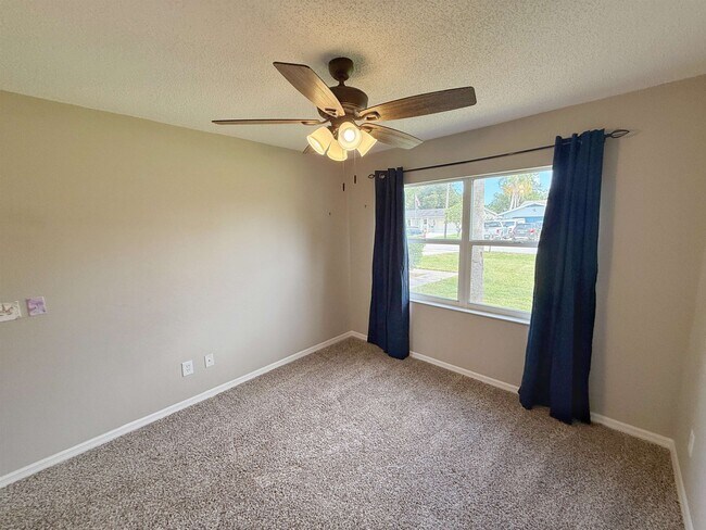 Building Photo - 39 Fischer Ln