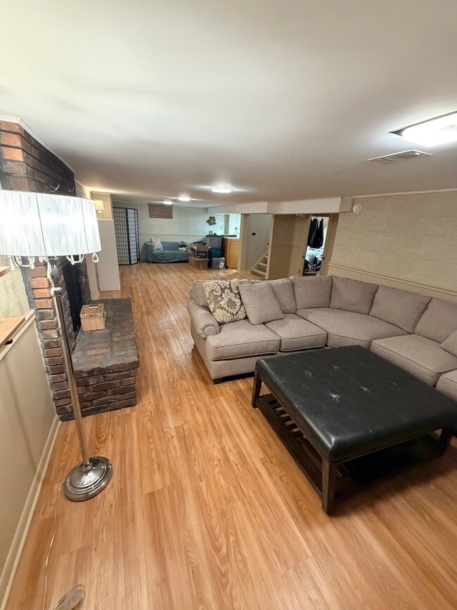 Building Photo - 137 Richard Ave