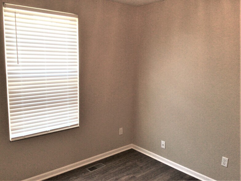 Building Photo - 221 Choctaw Cir