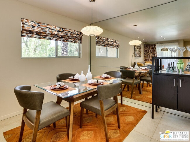 Building Photo - 420 N Villa Ct
