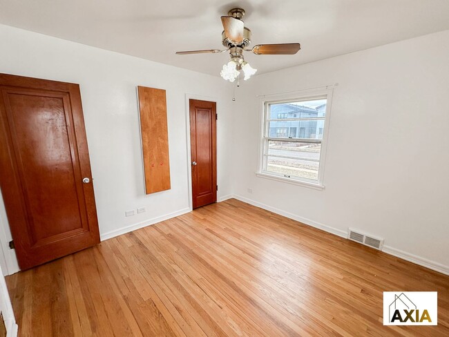 Building Photo - Charming 2BD/2BA Home with a Full Basement!