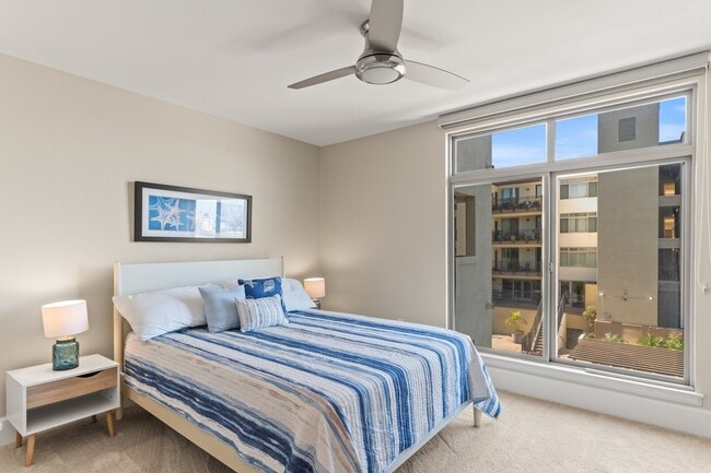 Building Photo - 1019 Costa Pacifica Way