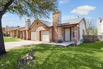 Building Photo - 704 Rollingway Dr