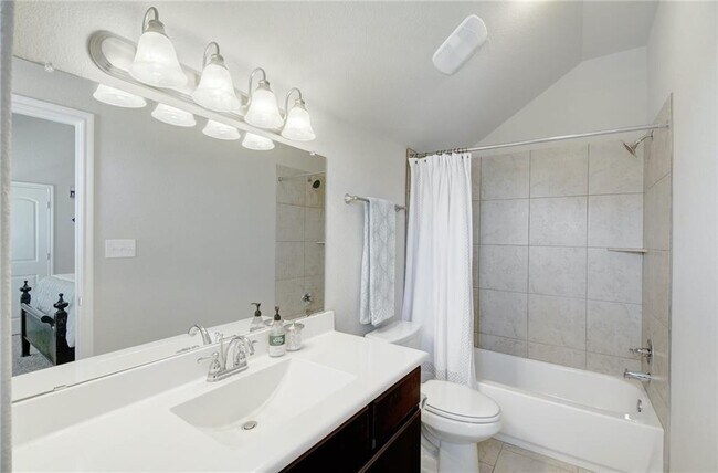 Building Photo - 4116 Godwit Dr