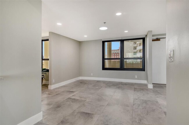 Building Photo - 1255 N Gulfstream Ave