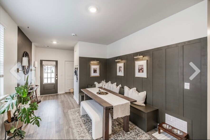 Building Photo - 7355 Lang Ave