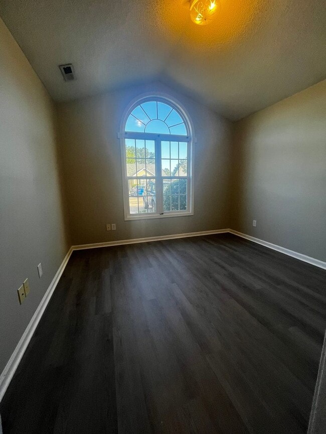 Building Photo - Paddock Place Apartments