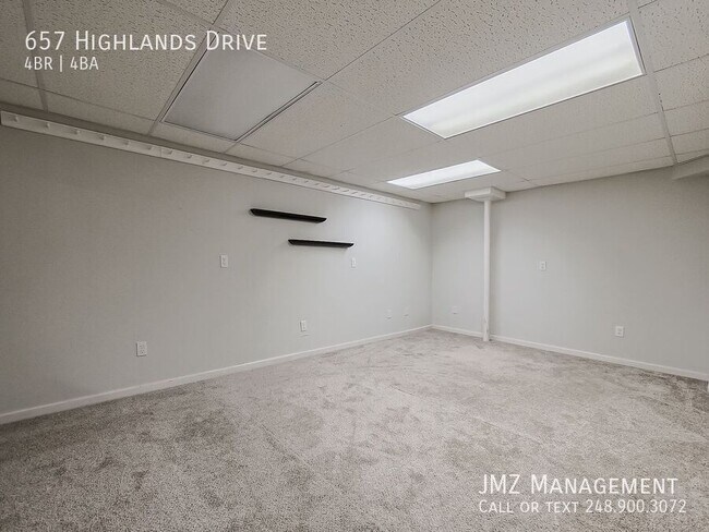 Building Photo - 657 Highlands Dr