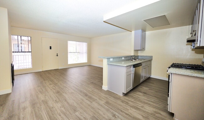 Building Photo - 1402 N Alta Vista Blvd