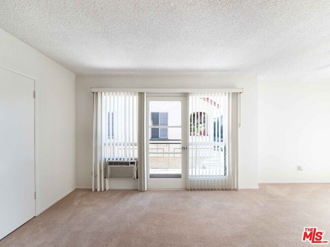 Building Photo - 122 Croft Ave