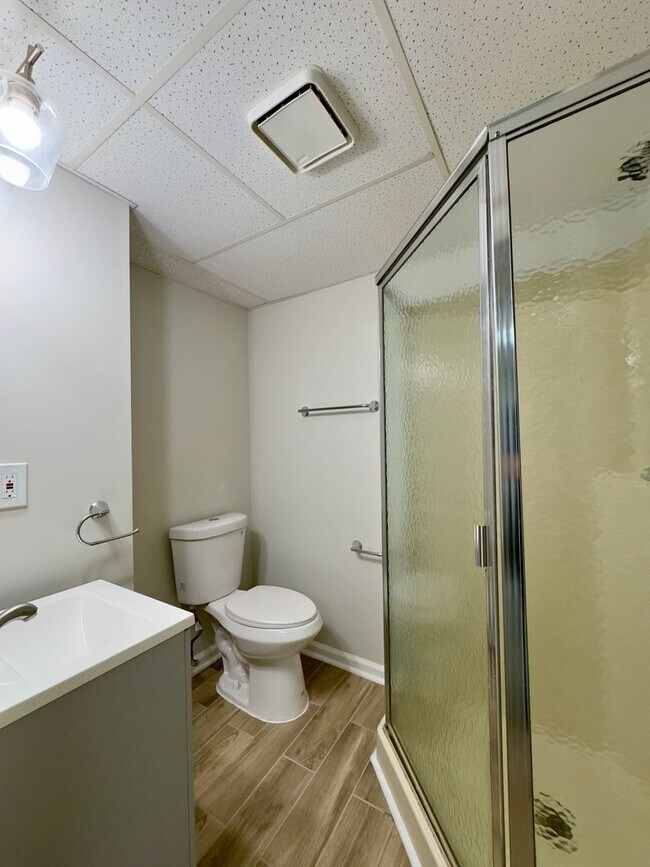 Building Photo - Charming 3 Bedroom/2.5 Bathroom in Parkville, MD!