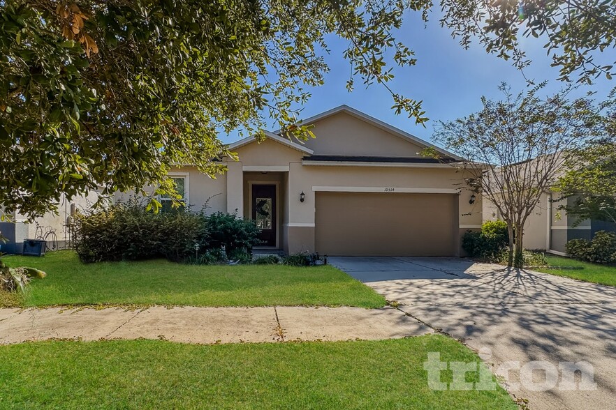 Primary Photo - 10514 Medford Lakes Dr