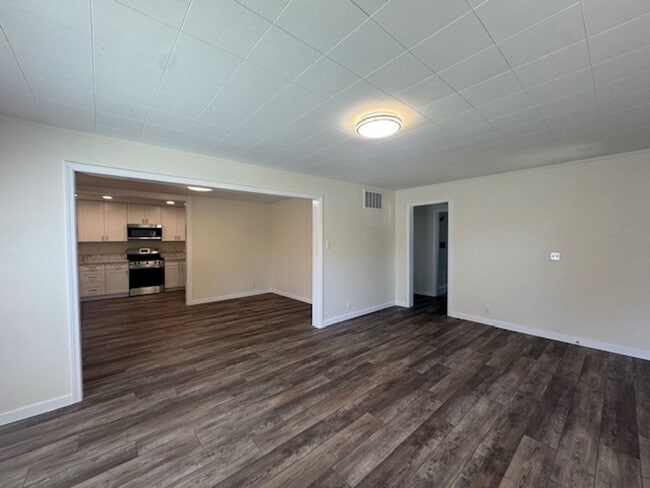 Building Photo - Beautiful 4 bedroom CUTTEN home