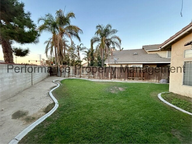 Building Photo - Stunning 4 Bed/3 Bath Home in SW Bakersfield w/ RBP & $0 Deposit Option
