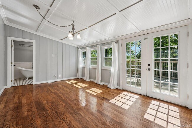 Building Photo - 59 Deer Trail S