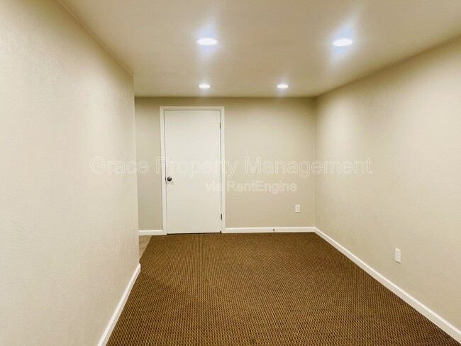 Building Photo - 3583 Wright St