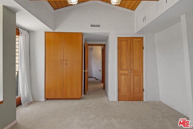 Building Photo - 1212 Fernwood Pacific Dr