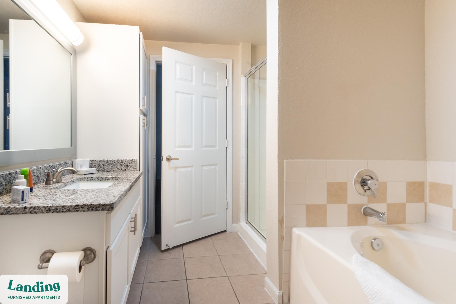 Building Photo - 2801 Biltmore Park Dr