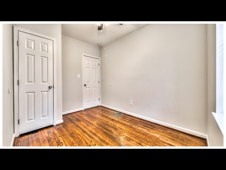 Building Photo - 3336 W Caton Ave