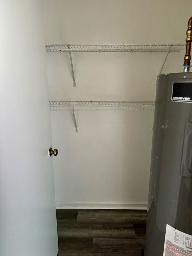 Building Photo - Newly Remodeled Duplex in Blacksburg