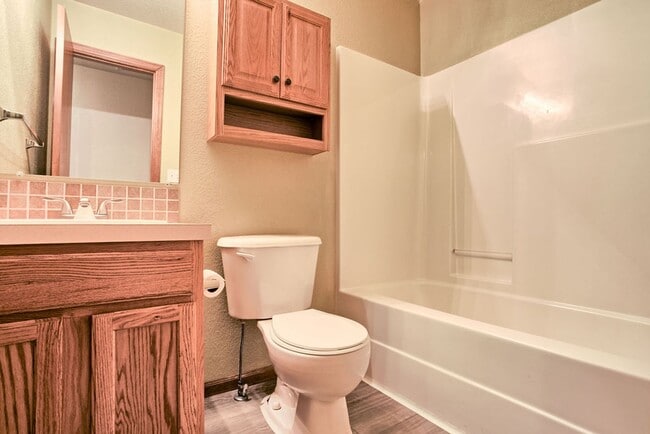 Building Photo - 3 Bedroom 2 Bath Ranch Style Home in Loveland