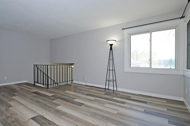 Building Photo - 9201 Forestview Ln N