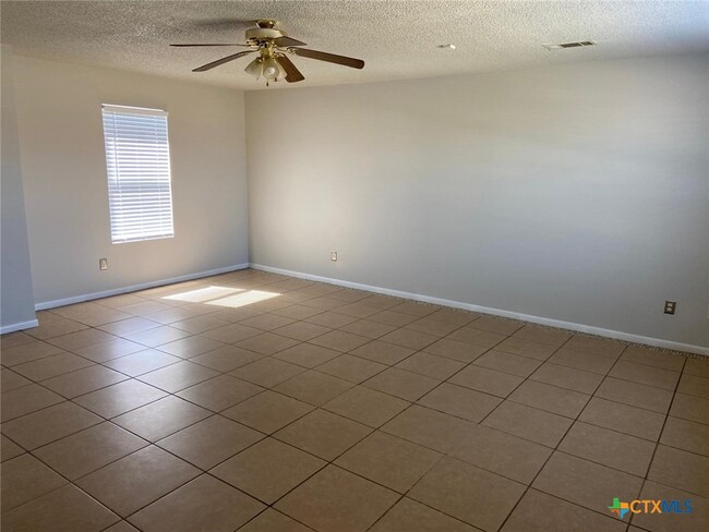 Building Photo - 4102 Waterproof Dr