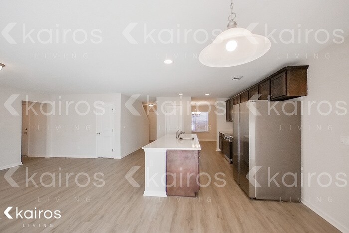 Building Photo - 34 Red Oak Dr.