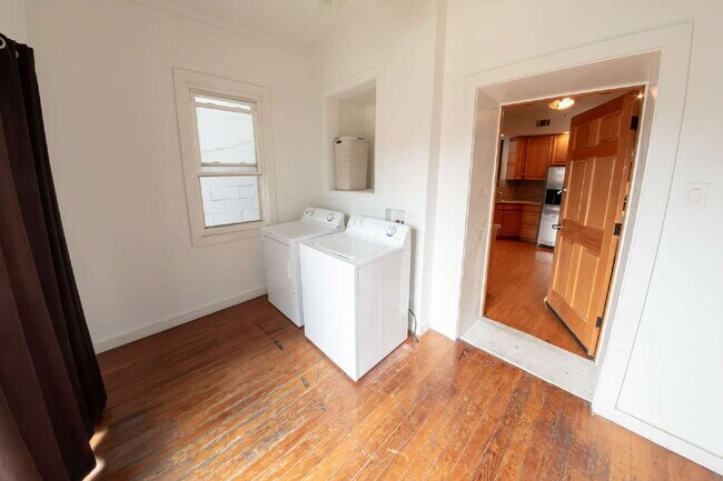 Building Photo - FURNISHED 3-Bedroom Apartment in Vibrant Chicago Neighborhood!