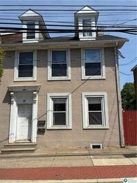 Building Photo - 31 W Main St