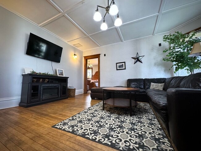 Building Photo - 170 E Main St