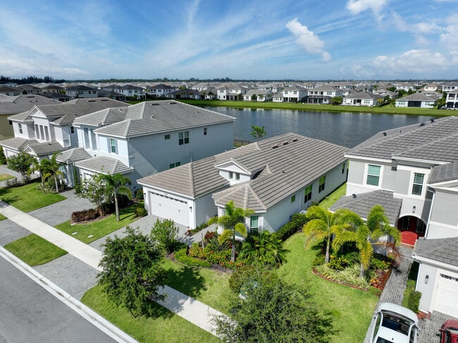 Building Photo - 5403 Macoon Wy