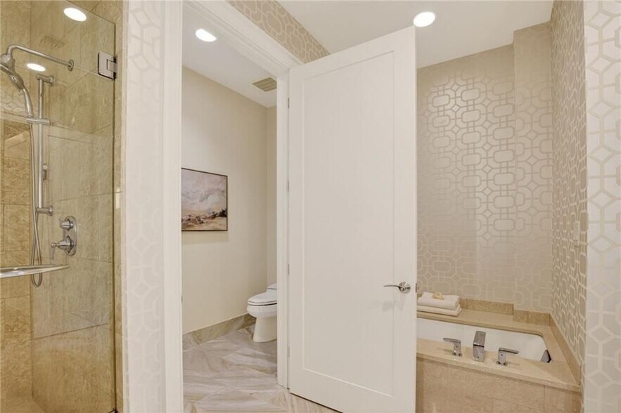 Building Photo - 1065 Peachtree St NE