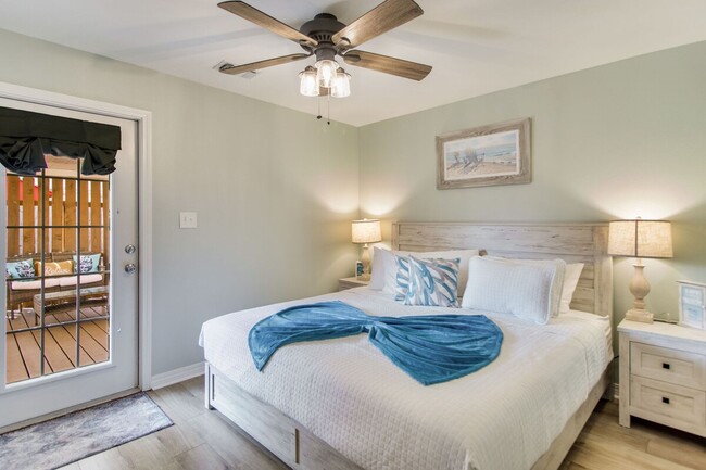 Building Photo - 5499 Medina Rd