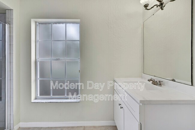 Building Photo - 12052 Jade Ave