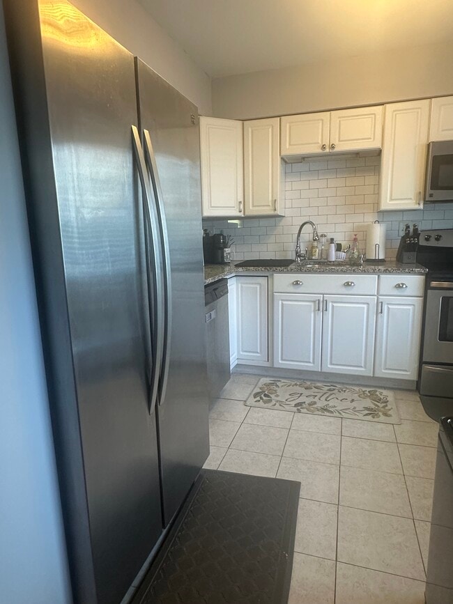 Building Photo - 372 Monticello Dr