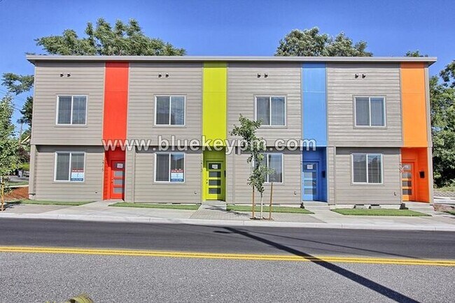 Building Photo - 2 Primary Bedrooms and 2.5 Bathrooms Uptown Vancouver