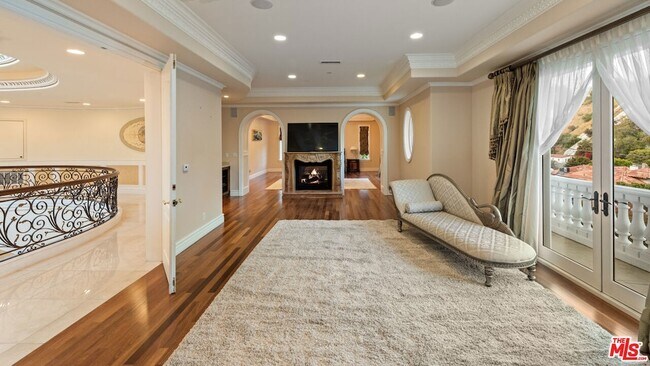 Building Photo - 1455 Robmar Dr