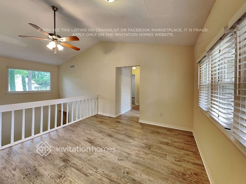 Building Photo - 1213 Realm Ln