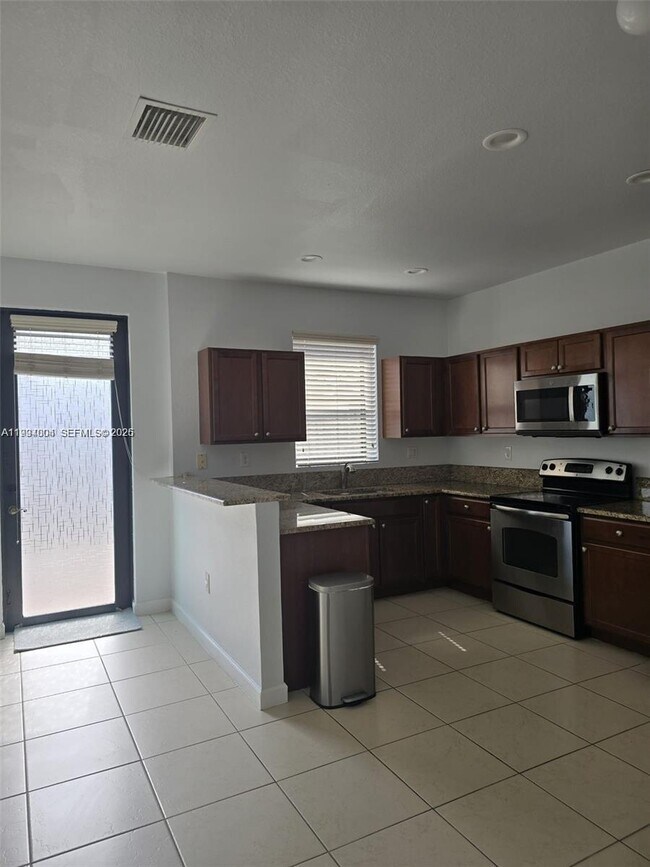 Building Photo - 11440 SW 239th Ln