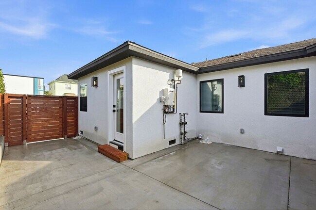 Building Photo - 2735 Broadway-1