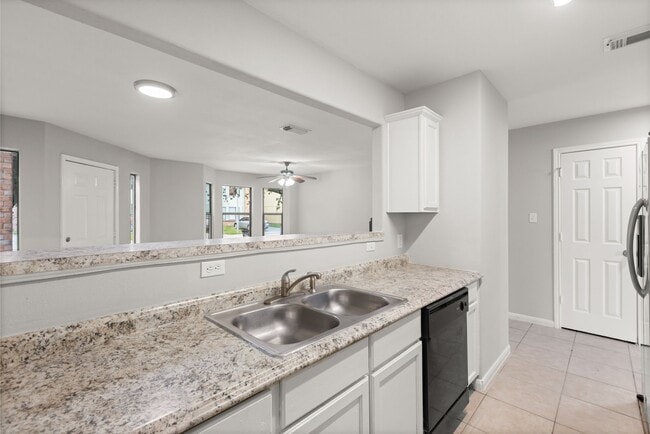 Building Photo - 3016 La Estancia Ln