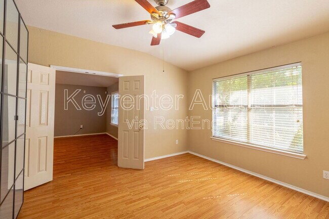 Building Photo - 2557 Vernell Way
