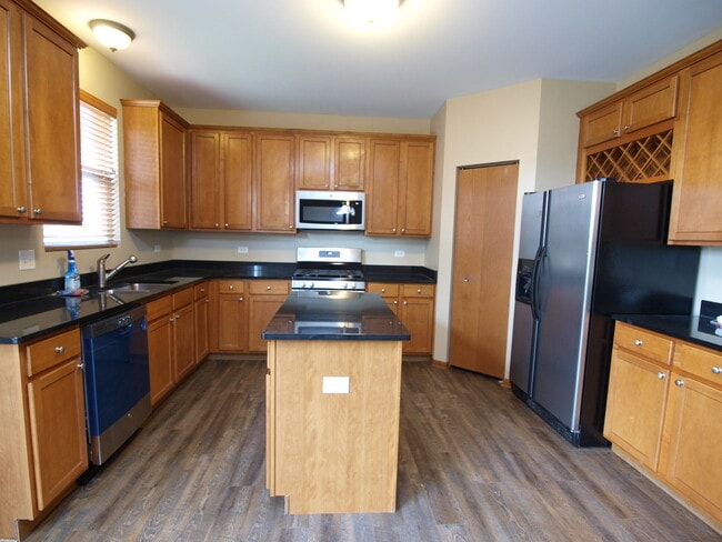 Building Photo - 8116 Bluestem Ave