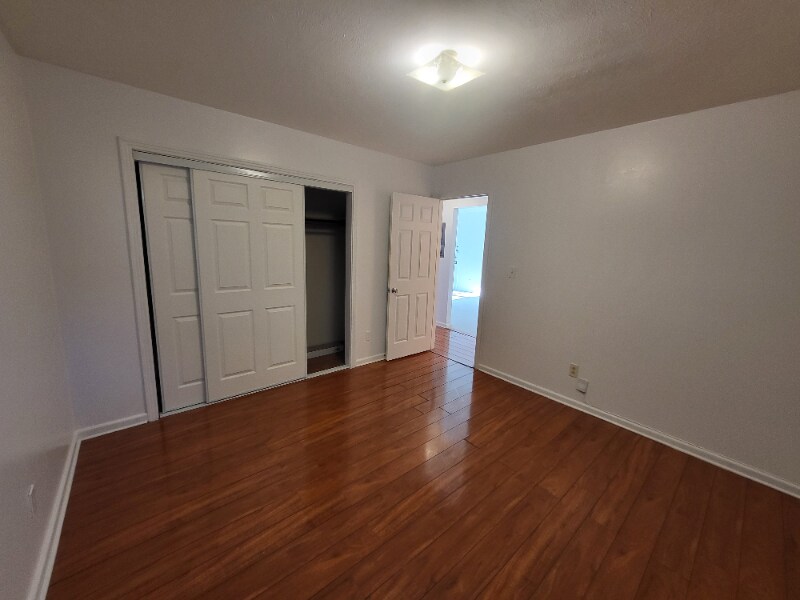 Building Photo - 3365 Drew St