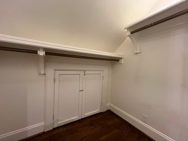 Building Photo - 373 Hillside Ave